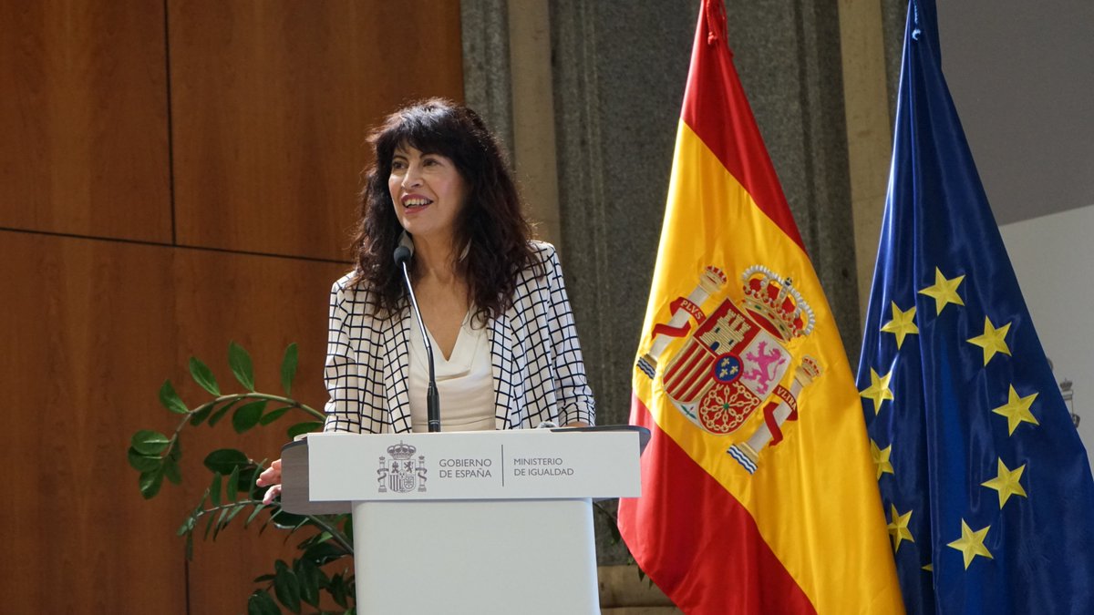Ministerio de Igualdad (@igualdadgob) on Twitter photo 🗣️ <a href="/_anaredondo_/">Ana Redondo</a>: "La auctoritas es algo que necesitamos cultivar todos en el cargo. Se consigue poco a poco. La experiencia de María Teresa, su forma de encarar las adversidades, demuestra que estamos frente a una persona con autoridad". 🗣️ <a href="/_anaredondo_/">Ana Redondo</a>: "La auctoritas es algo que necesitamos cultivar todos en el cargo. Se consigue poco a poco. La experiencia de María Teresa, su forma de encarar las adversidades, demuestra que estamos frente a una persona con autoridad".