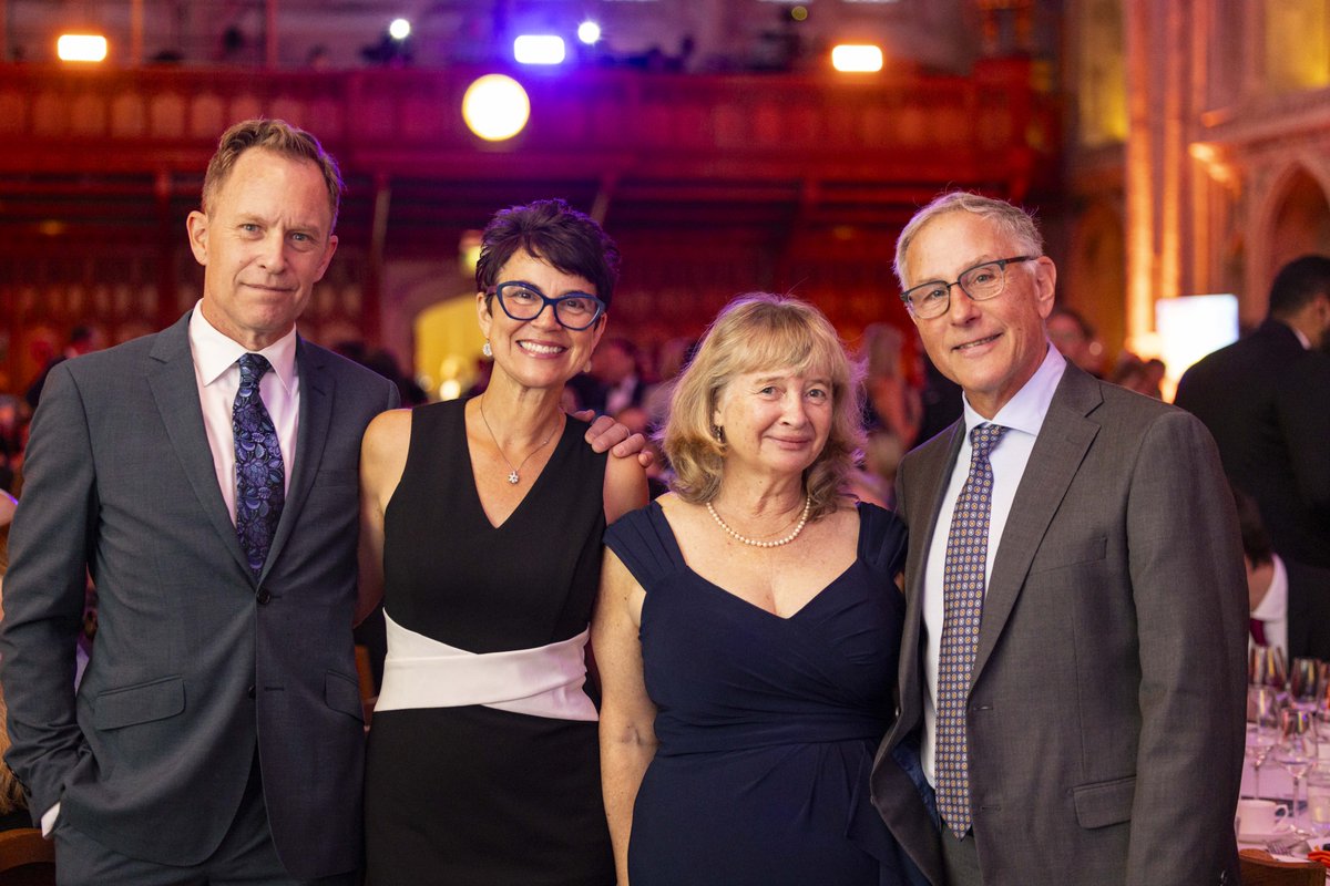 We're bringing back #ThePIEgreencarpet for the PIEoneer Awards 2025! 

Join us at the PIEoneer Awards 2025 in your pre-loved or rented outfit and help us celebrate sustainable style.

First time attending? Learn more here:
👉 hubs.li/Q03sDXmL0