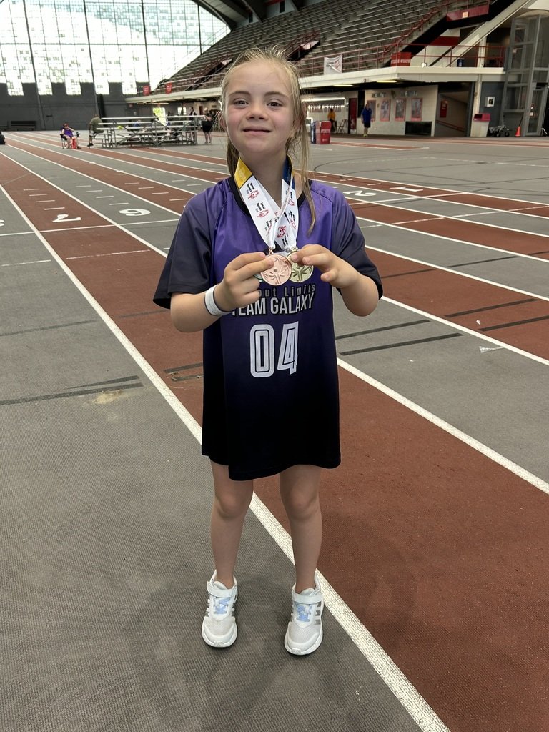 M19_MES's tweet photo. Congratulations to MES student, Bailee Bryant, for earning a 3rd place in the 100M run and a 1st place in the softball throw this weekend at State. Way to go, Bailee! We are so proud of you! #MESProud https://t.co/nvNhryTYQa