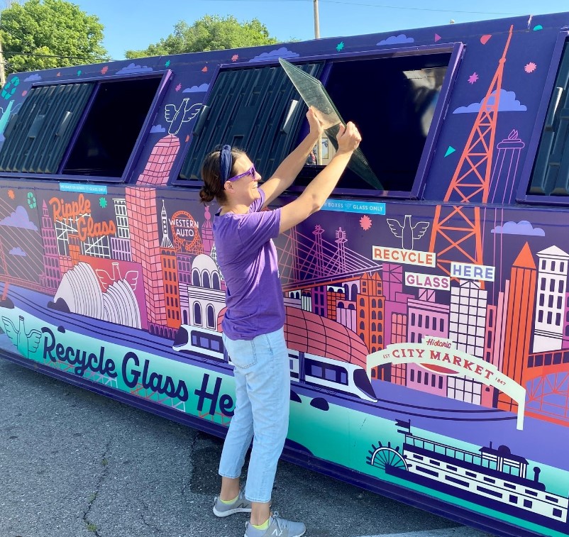 ‼️ Summer reminder! You can recycle your glass table tops, shelves, windows, and shower doors with Ripple Glass. ⁠Broken or intact, we'll take it all! 💜♻️
⁠
🔍 Check out this link for a full list of what we can and cannot accept: rippleglass.com/what-can-i-rec…