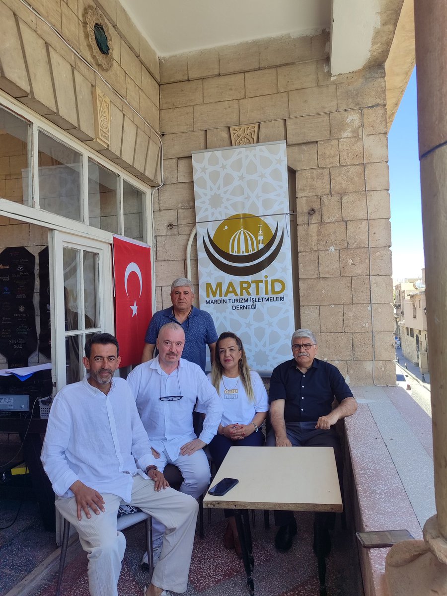 Merkezi Artuklu ilçesinde kurulu olan Mardin Turizm İşletmeleri Derneğini ziyaret ettik. <a href="/icisleriSTi/">Sivil Toplumla İlişkiler Genel Müdürlüğü</a> <a href="/Mardin_Valiligi/">Mardin Valiliği</a>
