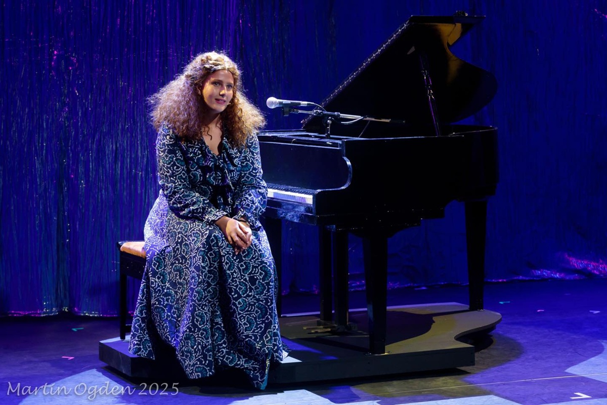 #REVIEW - Beautiful: The Carole King Musical at <a href="/AltrinchamG/">Altrincham Garrick Playhouse</a> "a masterclass in the power of local theatre" northwestend.com/beautiful-the-…