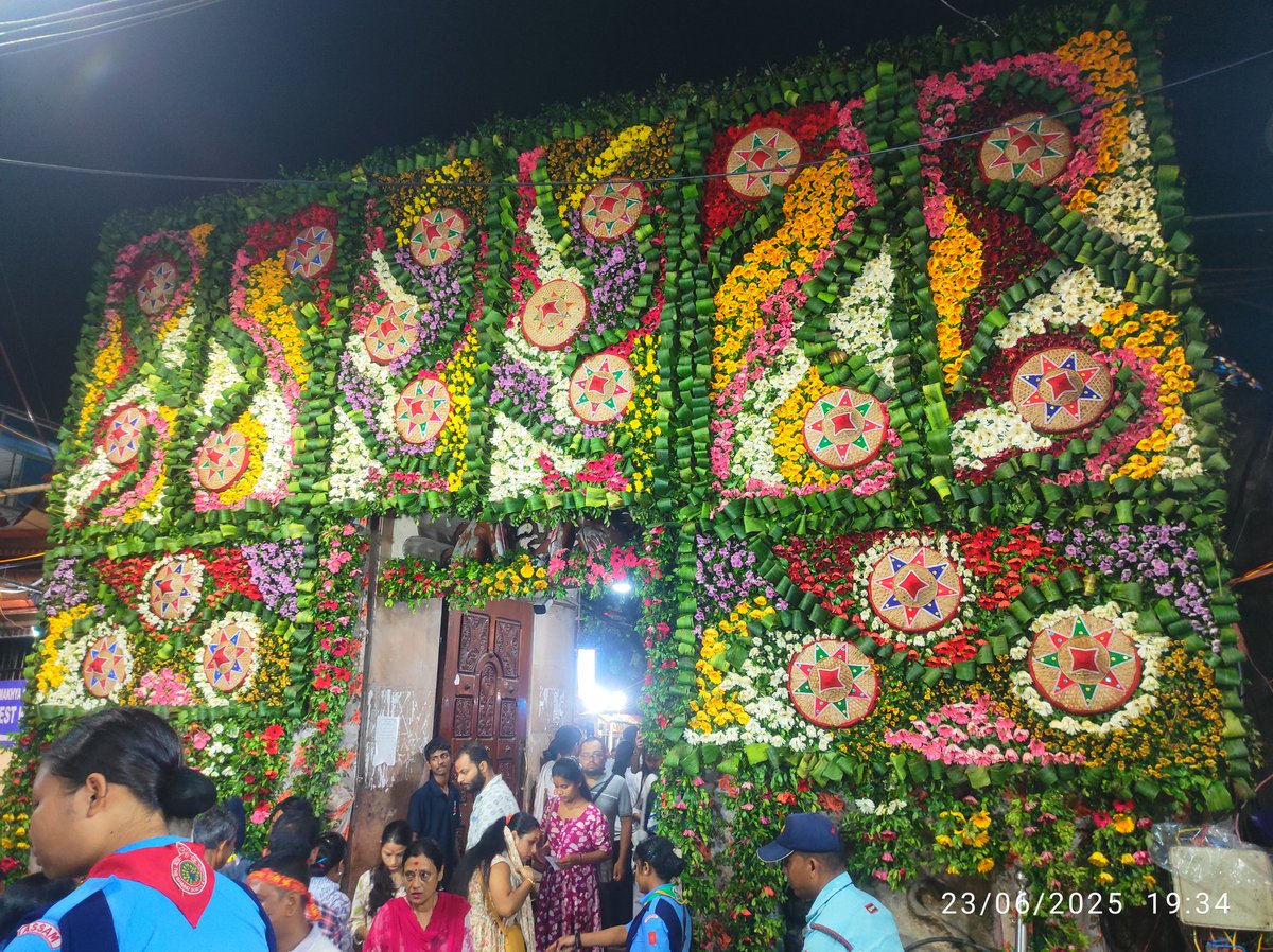 KamakhyaTemple1's tweet photo. Day-2, Photos
#Ambubachi Mahayog 2025🙏🏻🌺

@Ambubachi #JaiMaaKamakhya

Photo Courtesy- @SubhamKumarIn https://t.co/OVYZL6efIt