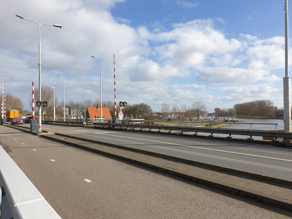 Onderhoud aan de #Coenecoopbrug in #Waddinxveen van 7 juli (07.00 uur) tot 15 september. De brug is afgesloten voor alle weggebruikers (#N207). Volg omleidingsroutes en houd rekening met extra reistijd. Lees meer 👉 zuid-holland.nl/actueel/verkee… <a href="/gemeenteWveen/">Gemeente Waddinxveen</a> @gemeenteGouda <a href="/Zuidplas/">Gemeente Zuidplas</a>