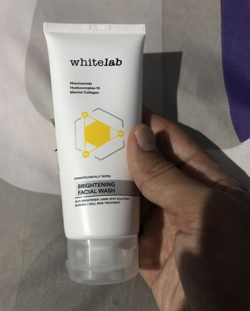 TLD_Survive's tweet image. in this economy, ku racuni Moisturizer segentong harga 30 ribuan cuyyy gue pake dari April ampe sekarang masihh gak bikin nyumbat pori2 /breakout cocok banget utk kulit sensitif dan gak bikin muka ketarik cobain dehh utk rangkaian basic skincaremu 😘🥰🥰🥰

#BasicSkincare #Moist