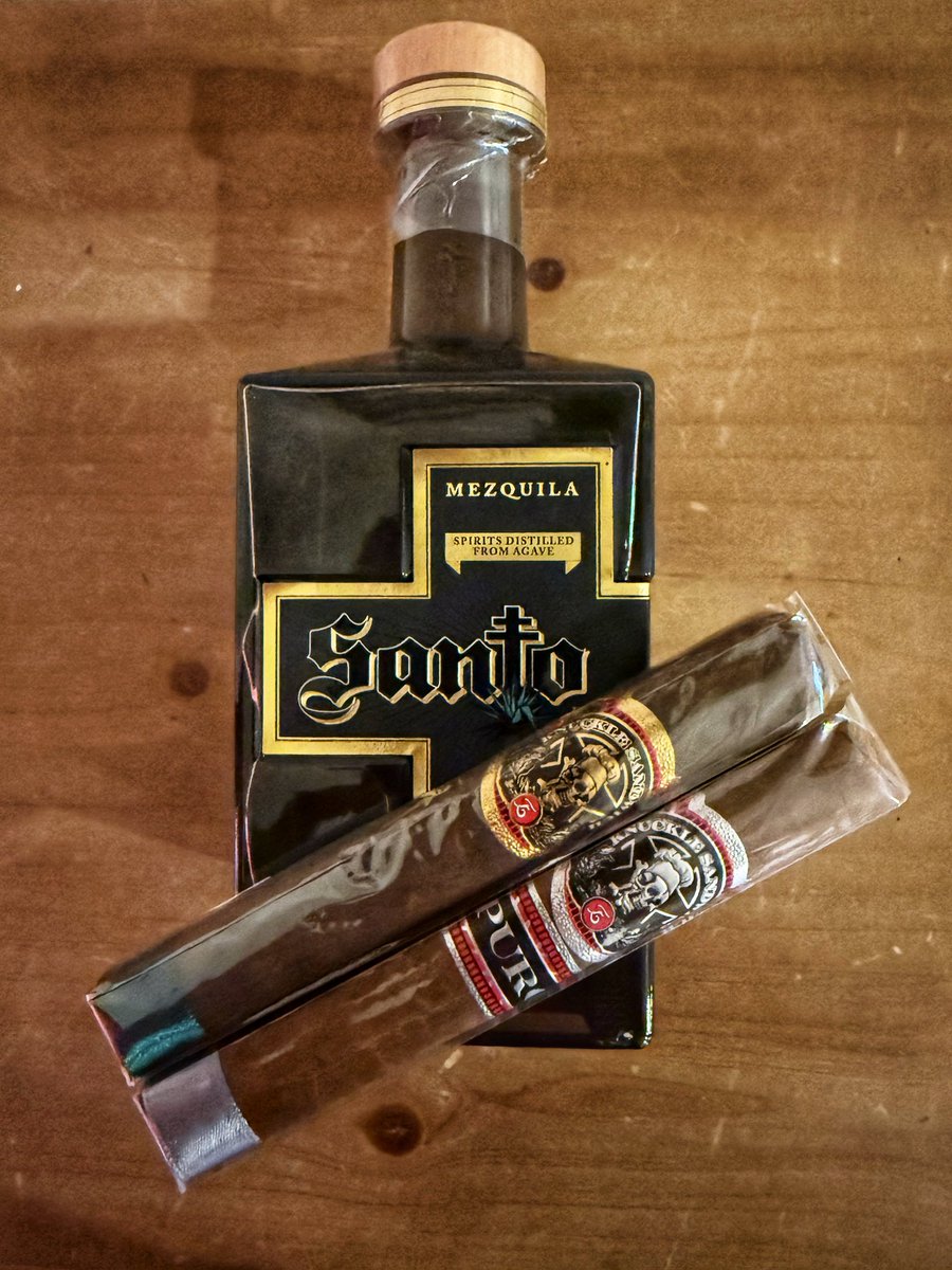 smokinsoundspod's tweet image. Perfect Pairing, Santo Tequila & Knuckle Sandwich Puro or Chefs Special from @GuyFieri & Espinosa Cigars!! #cigar #cigars #podcast #Tequila #fyp #ceasefire #deprem #MondayMotivation #Messi #nieve #NATO #babytwt #BBNaija #BOGOTÁ #Canucks #Chares #SUNOO #SUGA #Drisey #ThisMorning
