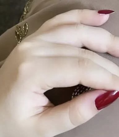 اَب تک نہ کُھل سکا کہ ، میرے رُوبَرُو ھے کون
کِس سے مُکالَمَہ ھے ، پسِ گُفتگُو ھے کون
سایہ اگر ھے وہ ، تو ھے اُس کا بَدن کہاں ؟؟
مرکز اگر ھُوں میں ، تو میرے چار سُو ھے کون ؟