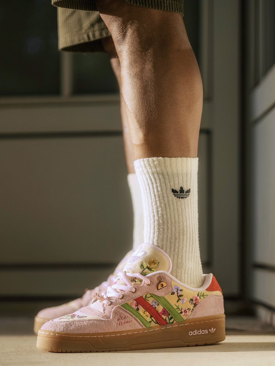 opticrendition's tweet image. These soles carry more than steps…they carry stories.
Unheardof X Adidas Rivalry “Gradma’s Couch/Mother’s Day”
Easy one of my top shoes this year.
#unheardof #adidas #kotd