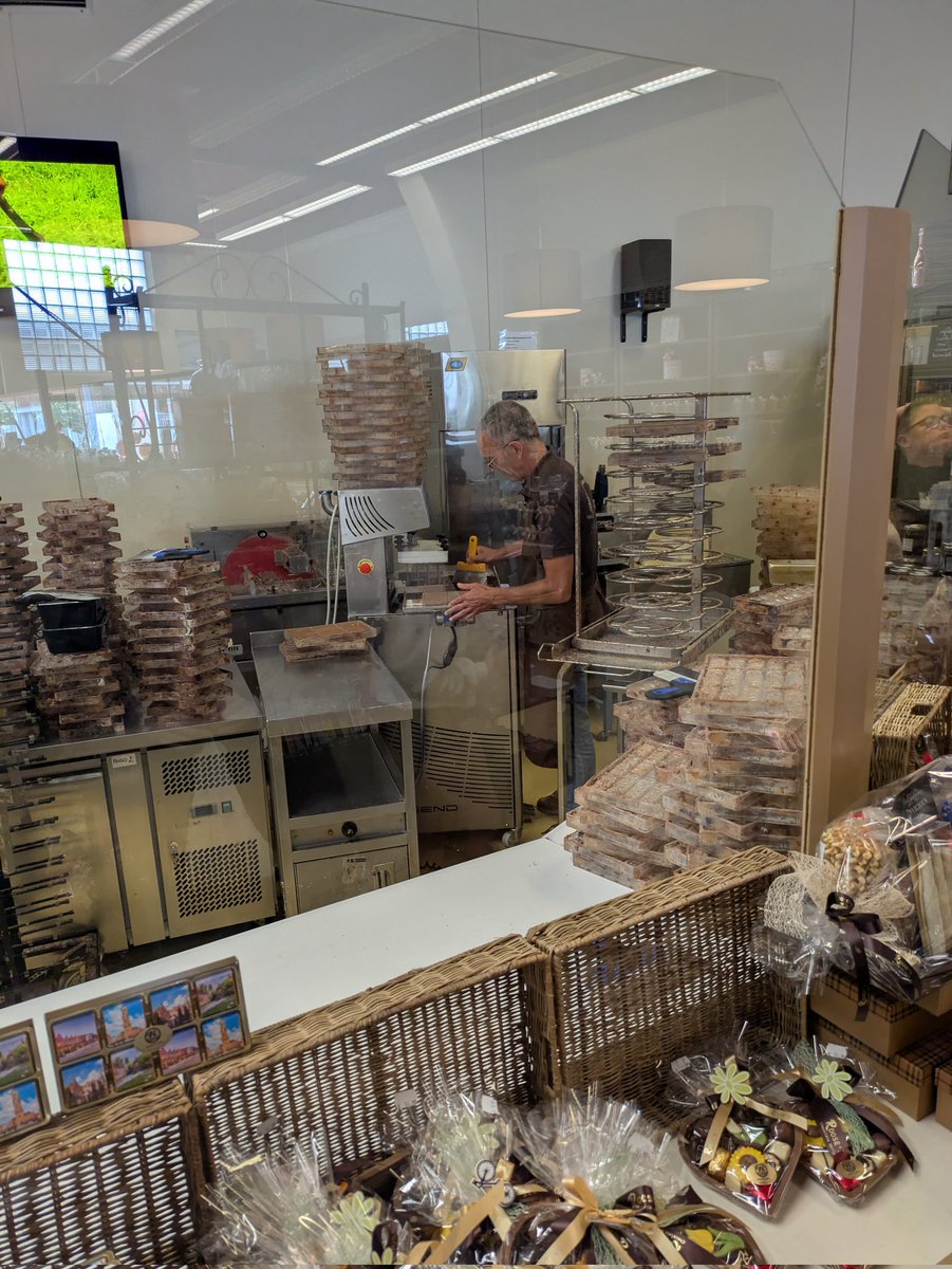 Modern Studies tweet media