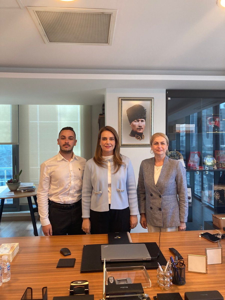 Yıllar geçse de üstünden dostluklar asla unutulmaz. Samimi içten sohbeti ve güler yüzü ile bizi karşılayan sayın Başkanım sevgili Imren Nilay Tüfekçi'ye çok teşekkür ederiz...