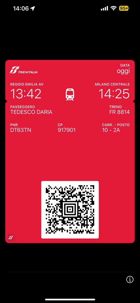 DariaAreI's tweet photo. @fsitaliane Frecciarossa in ritardo, aria condizionata defunta, carrozza trasformata in forno crematorio e passeggeri migrati come profughi nelle carrozze fredde. Chi è salito a Reggio si è fatto la sauna deluxe. Il biglietto? Pagato fino all’ultimo centesimo, mica regalato. https://t.co/8tS6Hw3QWs