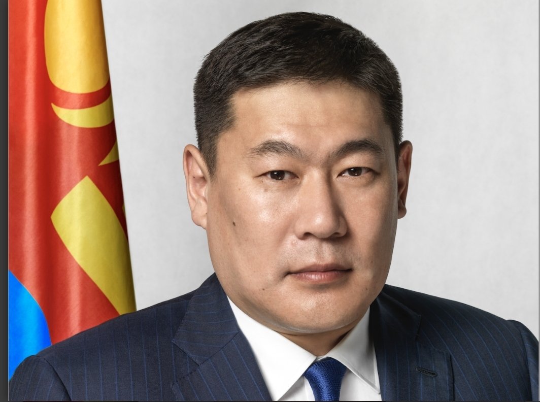 4жил eрөнхий сайд хийгээд 7.000.000.000 тэрбум ₮-н орлоготой болдог жишиг дэлхийд байх  уу?????