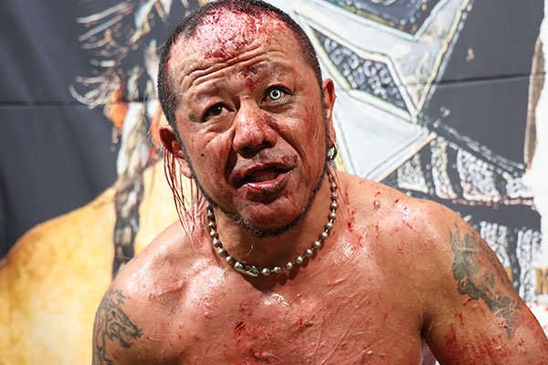 njpw1972's tweet photo. 葛西「今年で51歳になる、このオッサンが、見事に新日本の後楽園のメインでIWGPジュニアのベルトに挑戦したんだぞ！負けたとはいえな。しかもデスマッチでだ。新日本の歴史をも狂わせたぞ？これがどういうことかわかるか？人間は年齢なんかじゃねえ」

全文は
https://t.co/q6qLQKqeQX

#deathpaininvi https://t.co/KPtsf23jML
