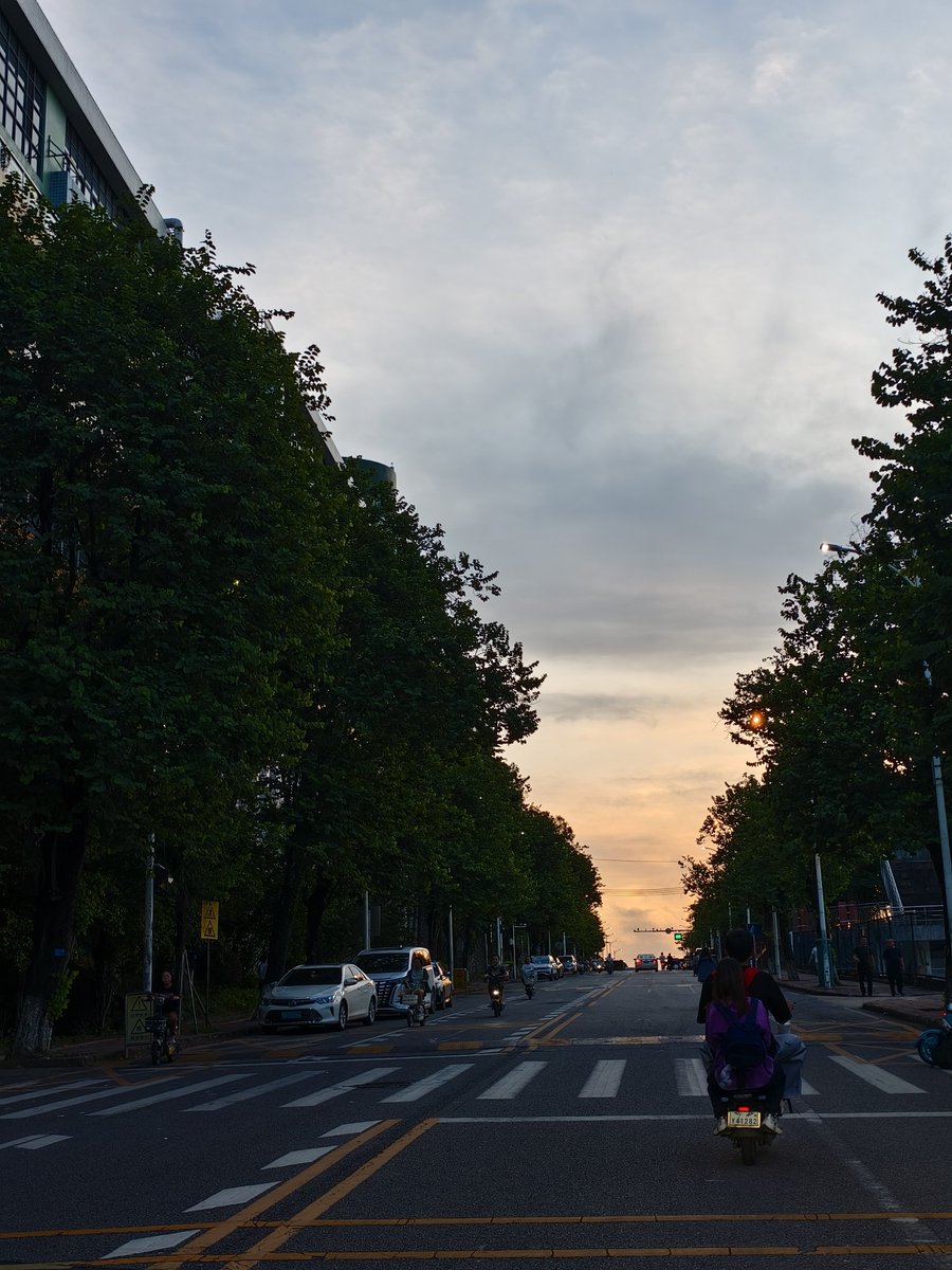 猜猜我今天去哪了 哈哈 <a href="/haminhand/">HāM</a>  <a href="/daneilzheng/">不宁</a>