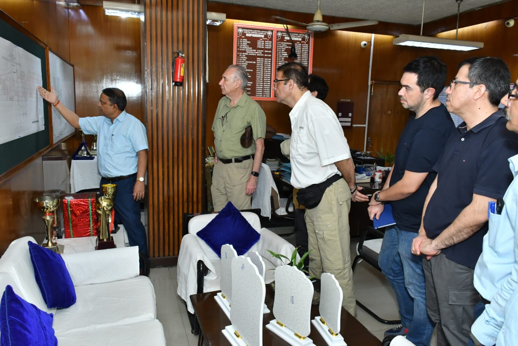 copper_ltd's tweet image. Mr G D Gupta, ED, KCC, briefed the delegation from CODELCO, the State-owned Copper major of Chile, about mining operations of Khetri Copper Complex, HCL’s Unit in Rajasthan on 24.06.2025.

#Copper #Miningoperations #HindustanCopper #VikshitBharat

@MinesMinIndia 
@kishanreddybjp…