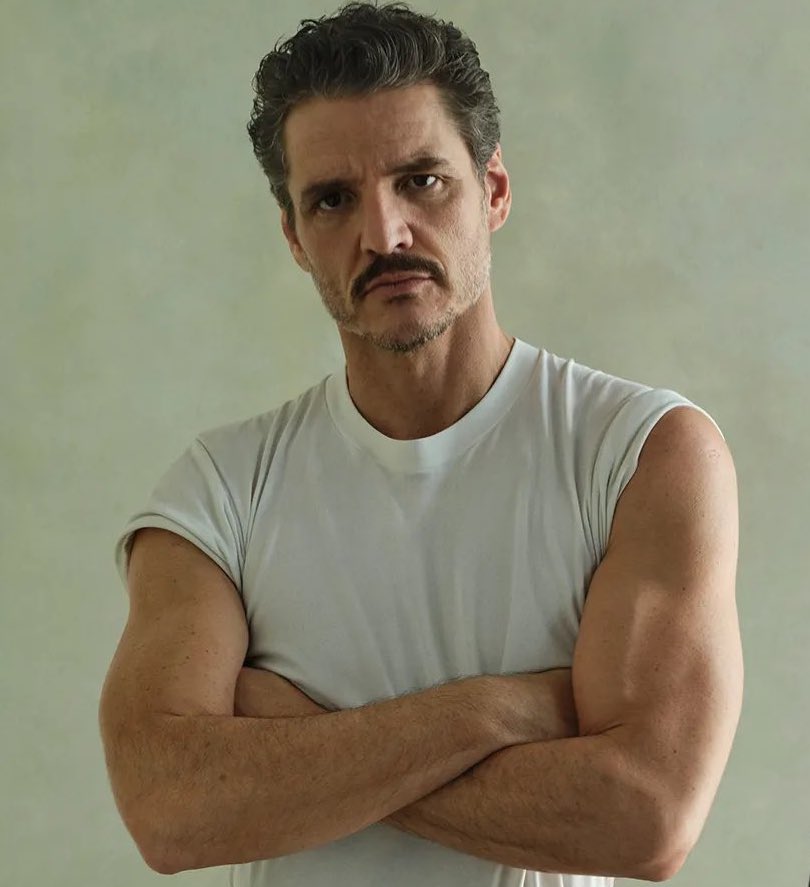 updatecharts's tweet photo. Bella Ramsey revela que NÃO gosta do rótulo de “daddy” dado a Pedro Pascal:

“Eu me preocupava com ele. Queria protegê-lo de toda essa piada de se tornar o ‘daddy’ da internet. Eu pensava: ‘Não quero que todo mundo te chame assim e te enxergue só dessa forma. Você é muito mais do que isso.’”