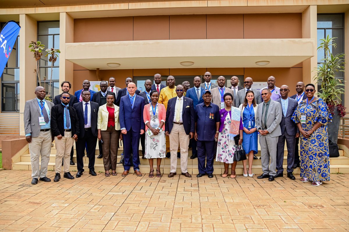 UNinUganda's tweet image. . @DrRwamiramaBK: Agri-food transformation is not a one-man show.
Govt, development partners &amp;amp; private sector must coordinate, innovate &amp;amp; invest to build inclusive, resilient systems that serve all Ugandans. @MAAIF_Uganda
#InvestInAgriFoodUG #NDPIII #Partnerships4Development