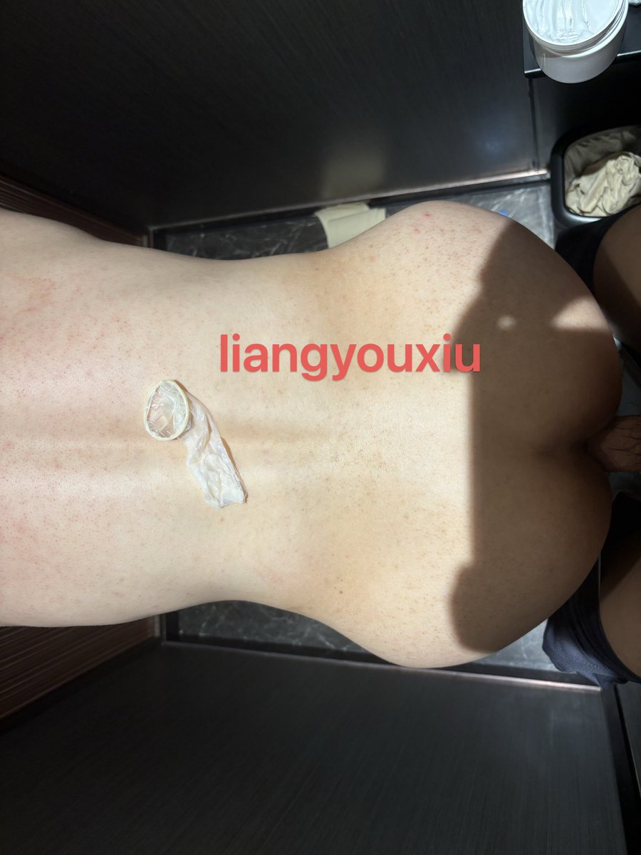 机场也疯狂，看见大几把就同意无套了，叫声差点叫来地勤一起轮了