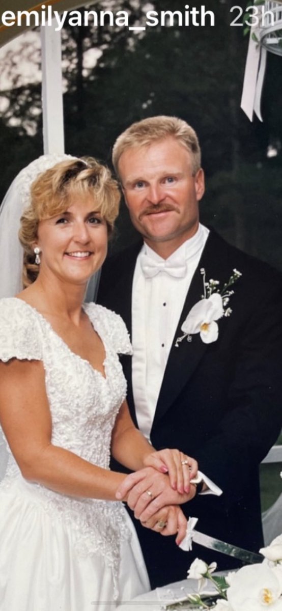 CoachMSmith11's tweet photo. Happy 30th to us! She is da real Coach of the fam! I’m so thankful 4 her! https://t.co/5AGVe3RcuE