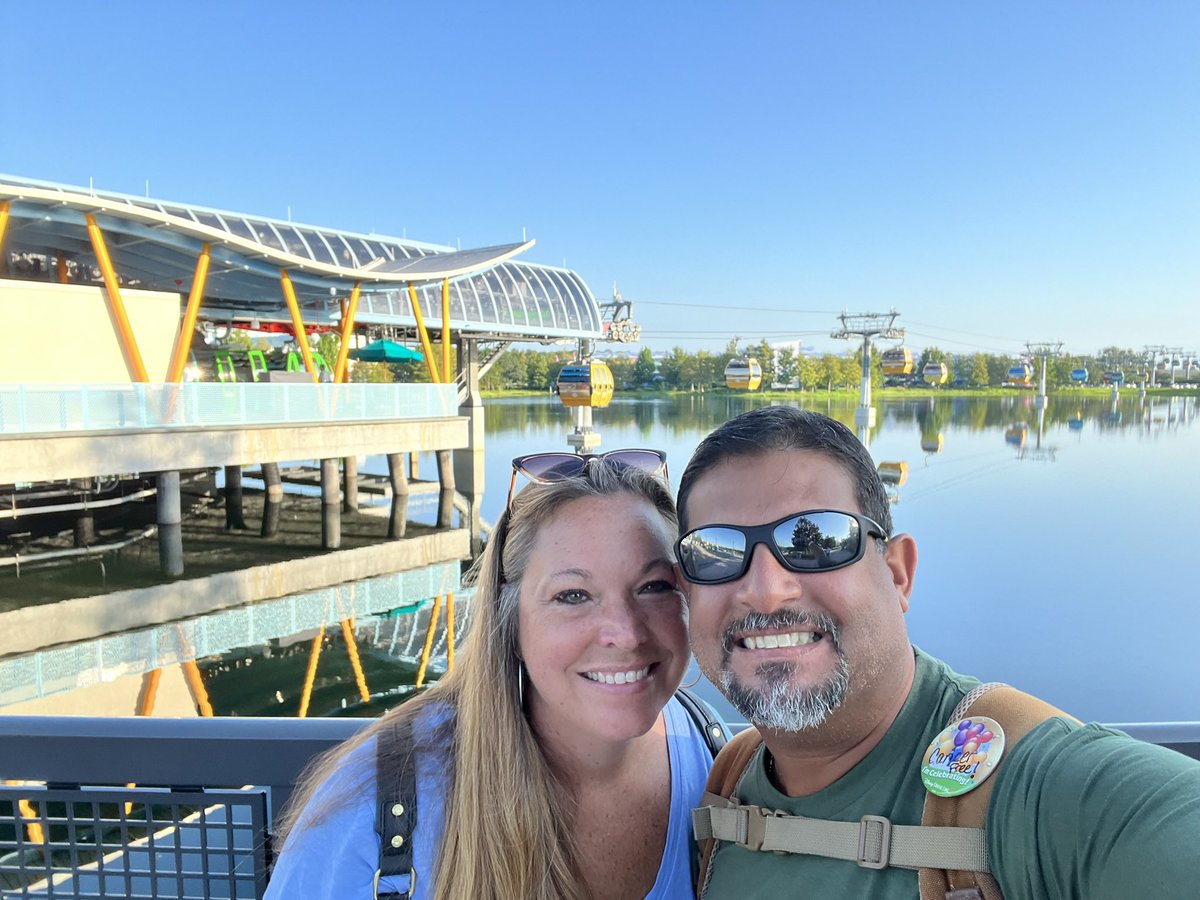 Toasting a magical birthday to my SIGNIFICANTLY better half! ❤️🎁🎂🎉🎊 <a href="/lnamnun/">Lena</a>