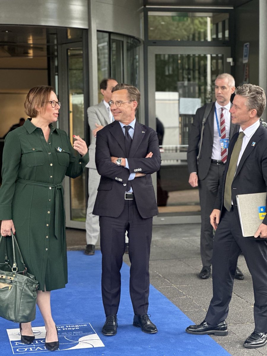 SwedishPM's tweet image. In The Hague for NATO’s Summit at critical juncture for Euro-Atlantic Security.
Sweden’s key priorities for this Summit are:
1. A united NATO is a strong NATO - especially important in this current security situation
2. Europe needs to take a greater responsibility for its own…