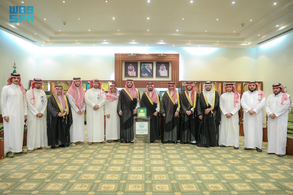 محافظ الخرج يكرّم الجهات المشاركة في مركز خدمة ضيوف الرحمن بالمحافظة.
spa.gov.sa/N2345806
#واس_حج46⁩| #واس_عام