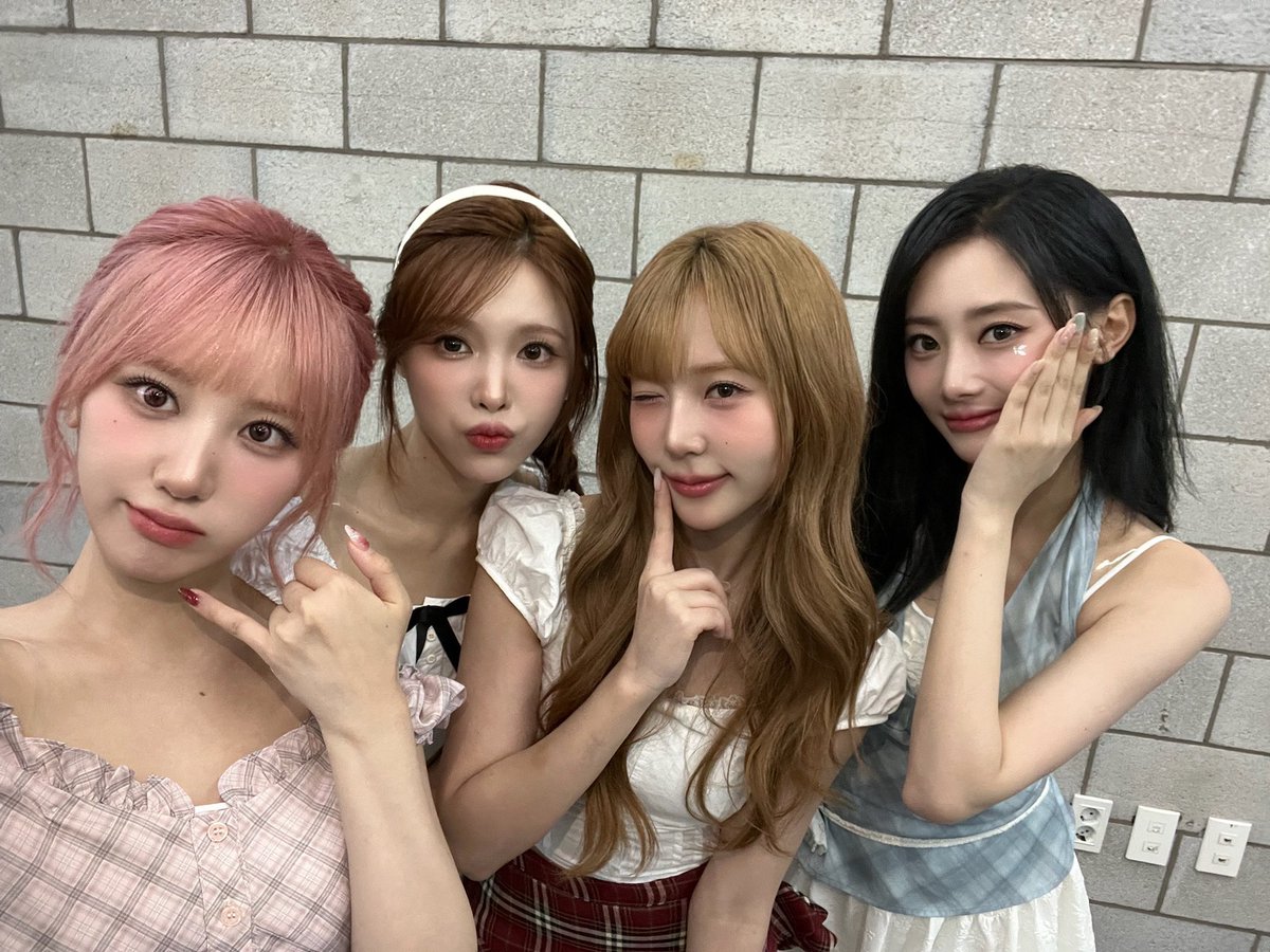 250624 더쇼 👀 프리즘을 위한 CINEMA 개봉 완료! 🎥💖

#PRIMROSE #프림로즈 #CINEMA
#HAYUN #RAINIE #RUBY #NAHYUN 
#하윤 #레이니 #루비 #나현