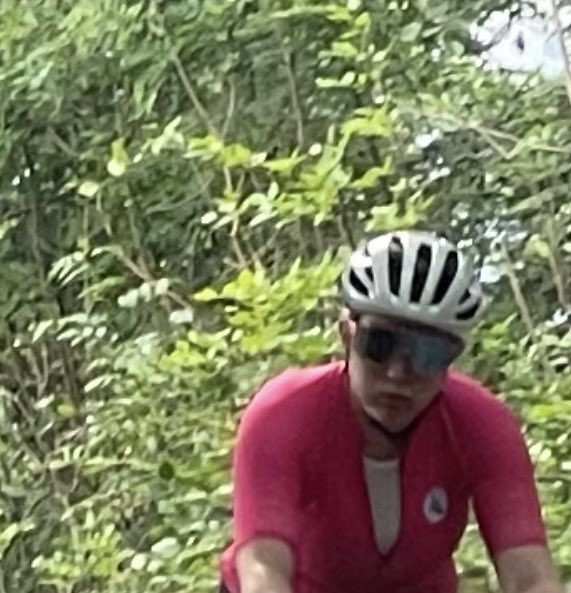 A couple of @100climbs were slogged up at the weekend.

📍 Burbage Moor &amp; Curbar Edge

I aint no climber for sure, I definitely was brewing some kind of illness &amp; pedalling in squares for plenty of it…but I tried &amp; I did it! 💪🏻 

(Bonus “I’m guna throw up my breakfast” face 🤢)