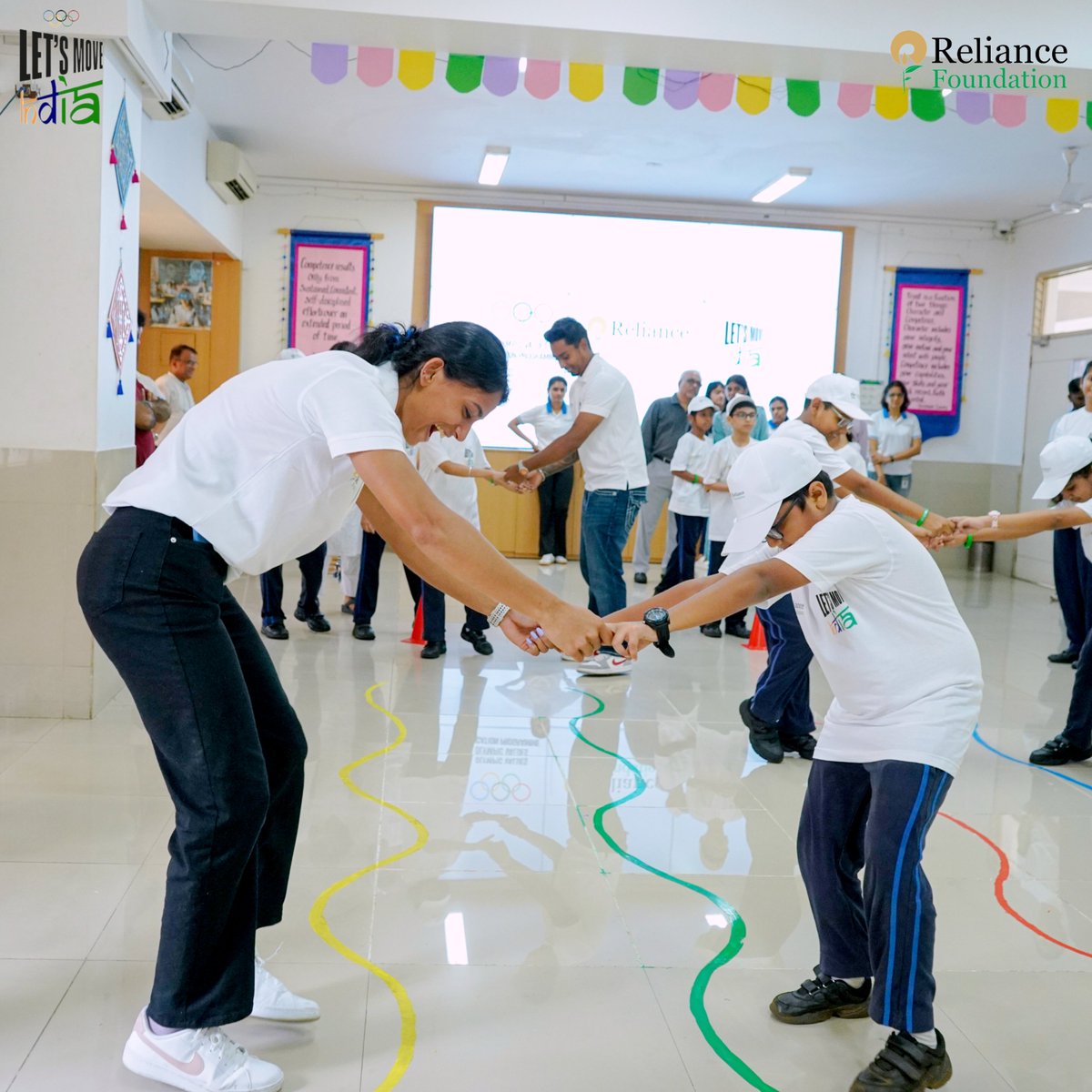 RFYouthSports's tweet photo. 𝗧𝗵𝗲𝘀𝗲 +𝟭 𝗯𝘂𝗱𝗱𝘆 𝗺𝗼𝗺𝗲𝗻𝘁 𝘄𝗶𝗻 𝗵𝗲𝗮𝗿𝘁𝘀. ❤️

#RFSports #OlympicDay #LetsMoveWithRF #LetsMoveIndia https://t.co/nHO4WvtNIM