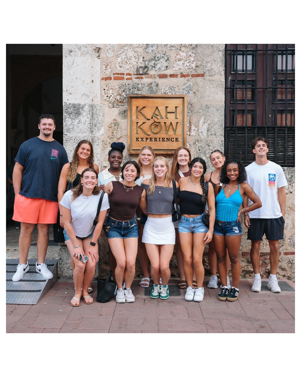 GatorsExp's tweet photo. GatorsLead Global Dominican Republic Day 3 (Part 1): 
🔹 Kahkow experience learning how chocolate is made and making our own
🔸 Created cocoa butter soap 

#GatorsLeadGlobal https://t.co/eXk8MGTplA