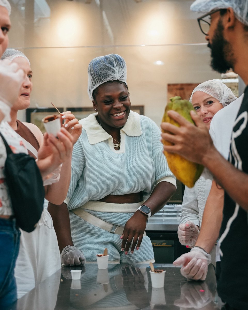 GatorsExp's tweet photo. GatorsLead Global Dominican Republic Day 3 (Part 1): 
🔹 Kahkow experience learning how chocolate is made and making our own
🔸 Created cocoa butter soap 

#GatorsLeadGlobal https://t.co/eXk8MGTplA
