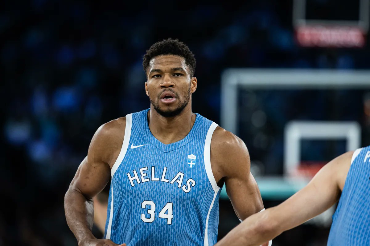 Thomas Walkup, sakatlığı nedeniyle EuroBasket'te forma giyemeyecek. Vassilis Spanoulis, Yunan Ligi Finali'ndeki performansı nedeniyle devşirme hakkını Tyler Dorsey'den yana kullanmak istiyor.

Son Dünya Kupası ve Olimpiyatlar'da forma giyemeyen Kostas Sloukas ile NBA yıldızı