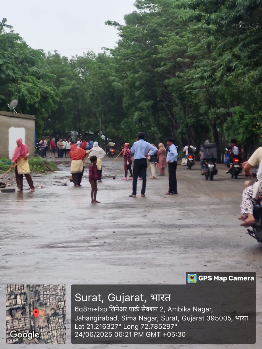 sanghaviharsh's tweet photo. Heroes in action!

#SpiritOfSurat 
#SMC https://t.co/2ymEsiNUJE