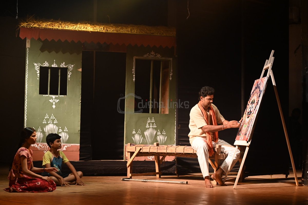 odisha_links's tweet photo. Glimpses from the spectacular play Adrushya Jagannath unfold at Bhanja Kala Mandap as #OdishaLinks celebrates its 8th Foundation Day! A cultural tribute blending devotion, drama &amp; heritage. #AdrushyaJagannath #Bhubaneswar #OdishaCulturalScene https://t.co/KQz3onSgKh