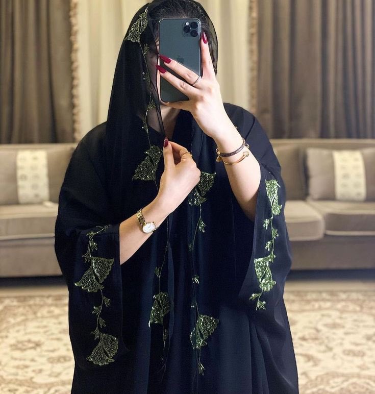 نمشي ولا نعلم خفايا المقادير 
يالله عسى في غيب الأيام خيره 
 #مساء_الخير
#مساء_السرور_والسعد