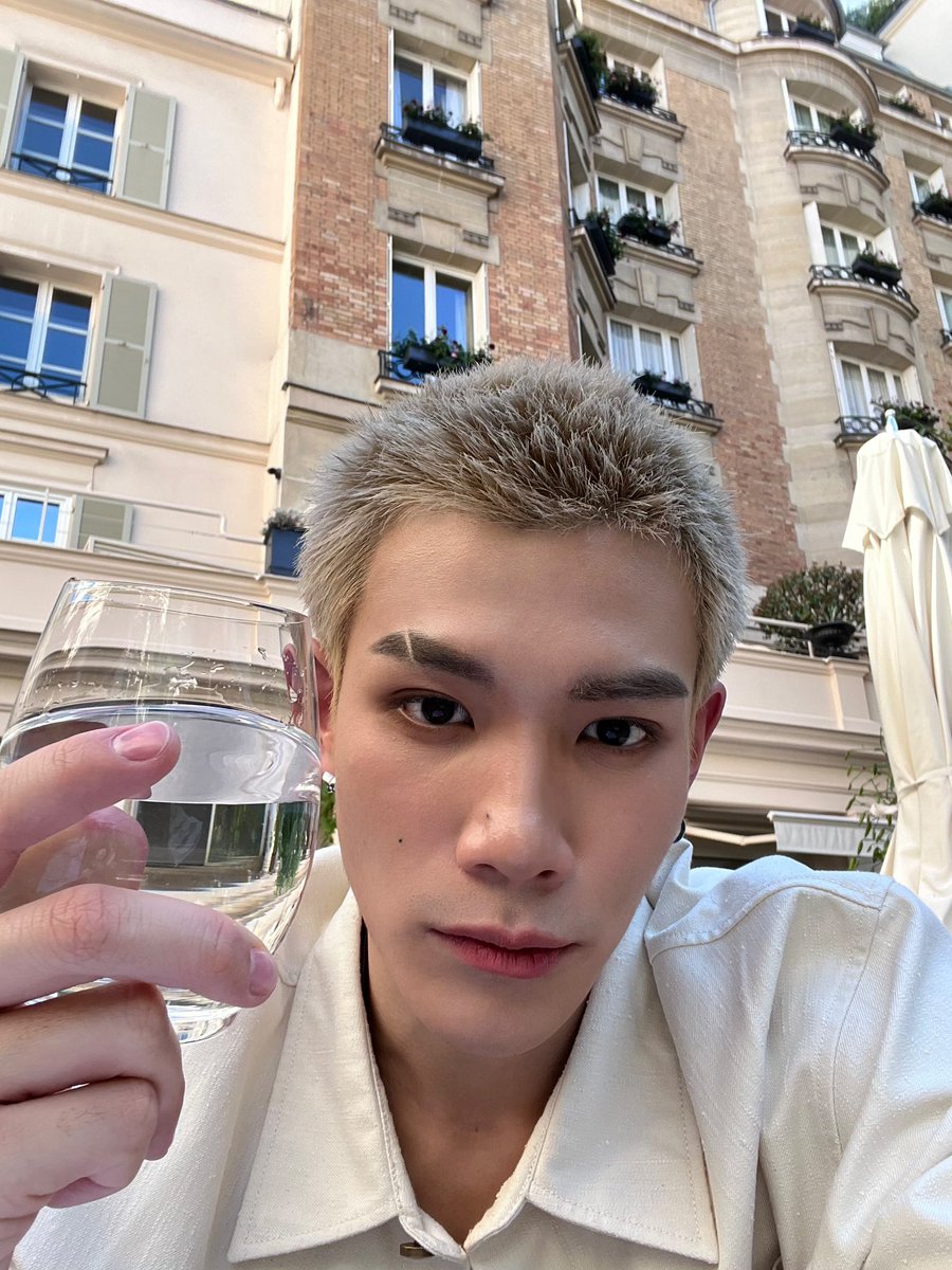 Chillin before
#LVSS26xFourth 
#LOUISVUITTON
#LVMenSS26 <a href="/LouisVuitton/">Louis Vuitton</a> 
#Fourthnattawat