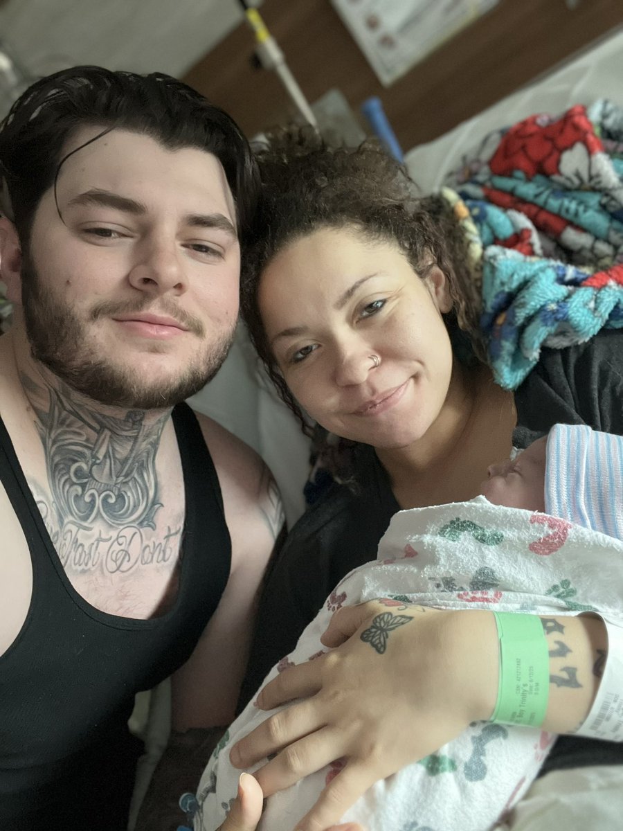 hellgirlT's tweet photo. obsessed with my little family and my sweet boys face https://t.co/89FAKsASCl