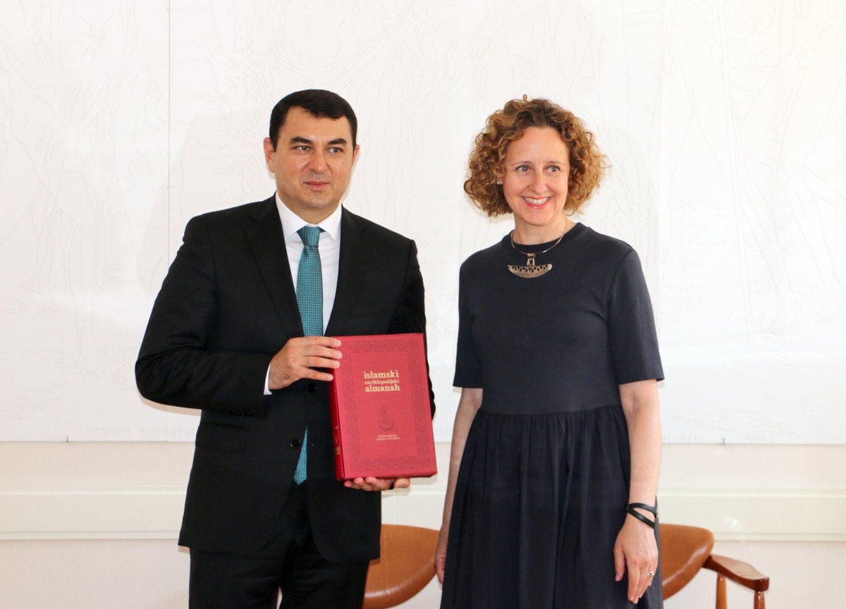 Mədəniyyət naziri Zaqrebdə xorvatiyalı həmkarı ilə görüşüb

Əraflı: shorturl.at/u0DAM

#Azərbaycan #MədəniyyətNazirliyi #mədəniyyət