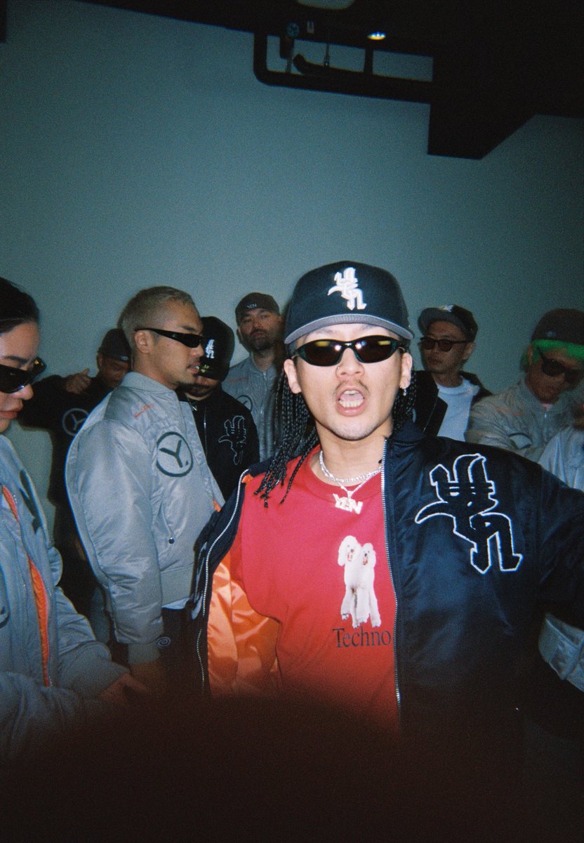afb レザーキャップ　YENTOWN petz着用 𝐓𝐨𝐝𝐚𝐲'𝐬 𝐨𝐮𝐭𝐟𝐢𝐭✌︎ 🔴🔵⚪️🔴🏁 ・ ・ ・ 最近赤