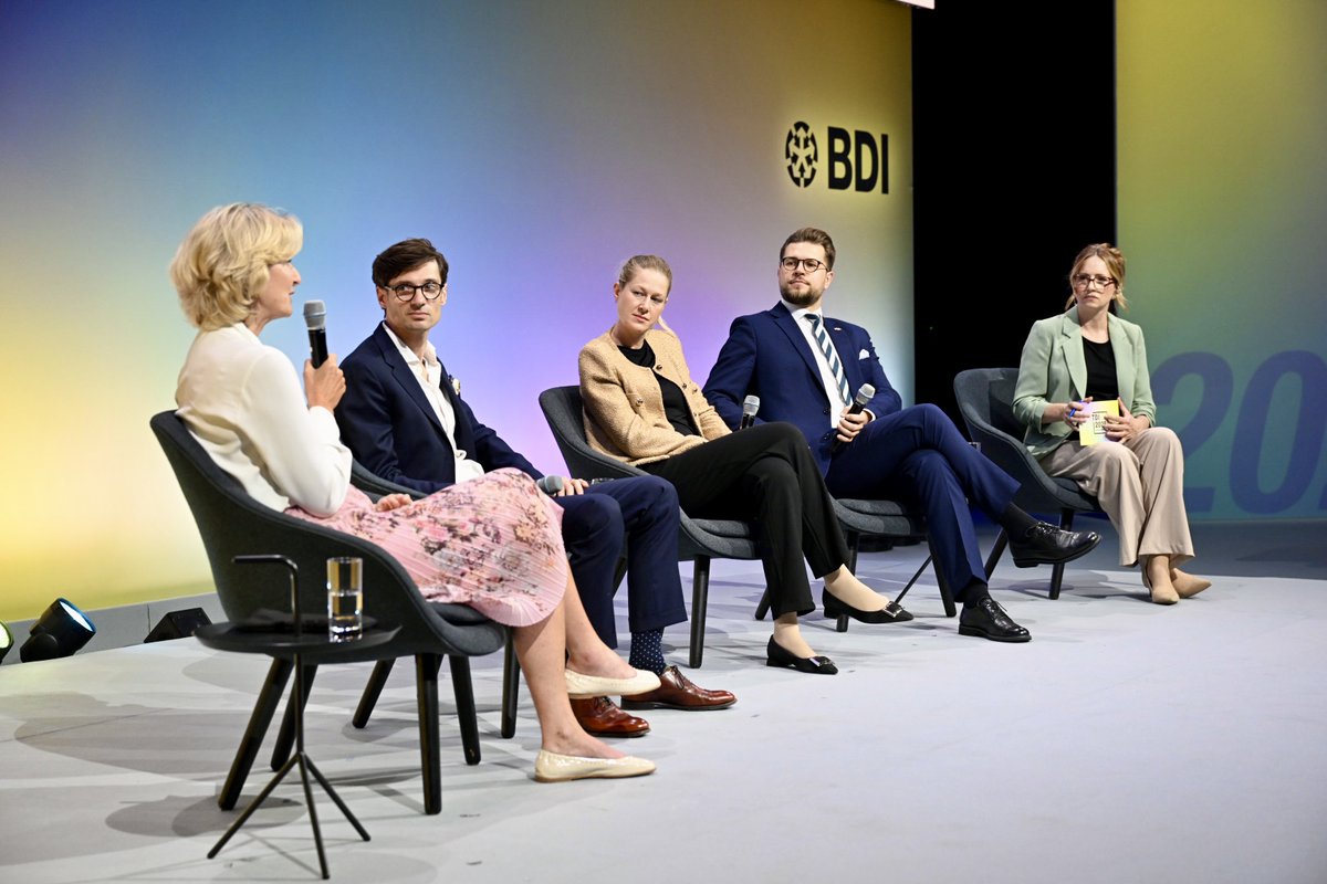 BDI (@der_bdi) on Twitter photo From frontier #technology to strategic #autonomy:
<a href="/lsavickas/">Lukas Savickas</a> <a href="/invest_LT/">Invest Lithuania</a>, Daniel Schall, Black Semiconductor, Heike Freund <a href="/MarvelFusion/">Marvel Fusion</a> and Irene Rummelhoff <a href="/Equinor_DE/">Equinor Deutschland</a> discuss what a new industrial #vision for Europe might look like. #TDI25 From frontier #technology to strategic #autonomy:
<a href="/lsavickas/">Lukas Savickas</a> <a href="/invest_LT/">Invest Lithuania</a>, Daniel Schall, Black Semiconductor, Heike Freund <a href="/MarvelFusion/">Marvel Fusion</a> and Irene Rummelhoff <a href="/Equinor_DE/">Equinor Deutschland</a> discuss what a new industrial #vision for Europe might look like. #TDI25