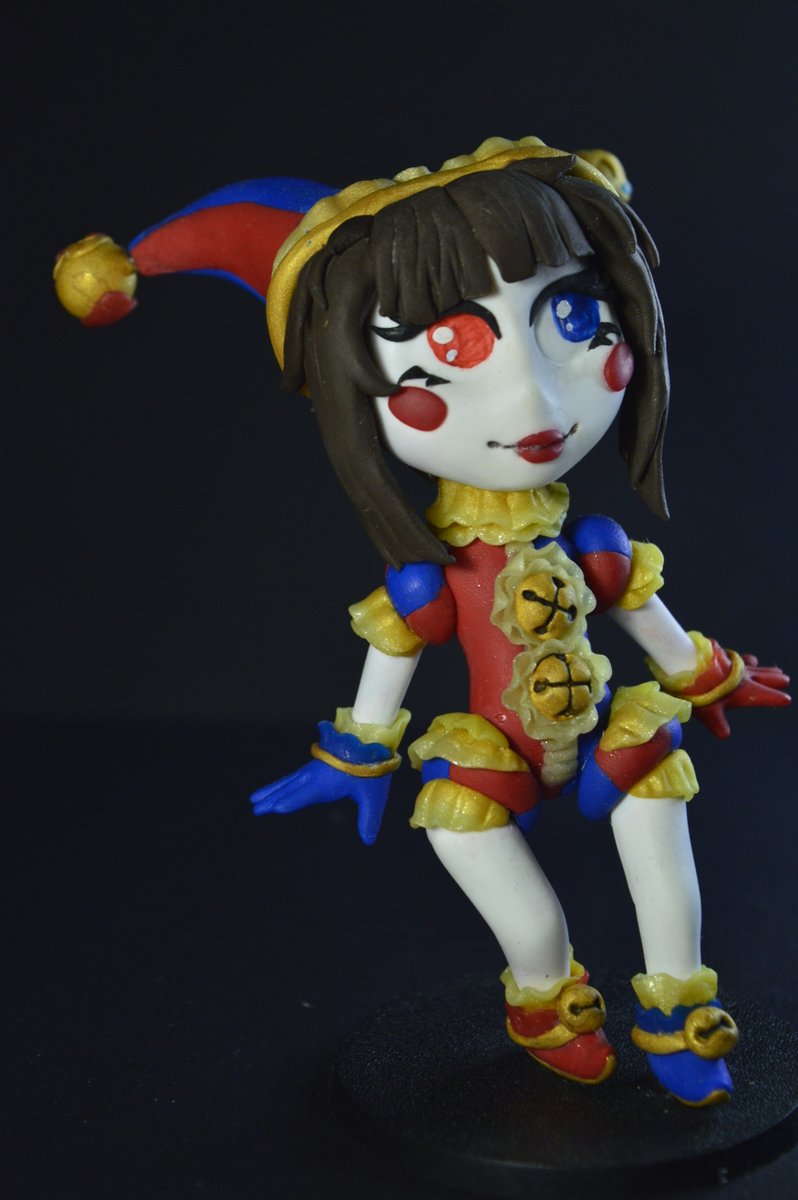 CrosslineAnima1's tweet photo. Pomni Jester Figurine
The design of the figure was inspired by Chaoticantic's cosplay
#pomni #amazingdigitalcircusfanart #amazingdigitalcircus #glitch #jester #fanart #pomnifanart #polymerclay #sculpture #chibi #cernitclay https://t.co/SfSHV3ftBJ