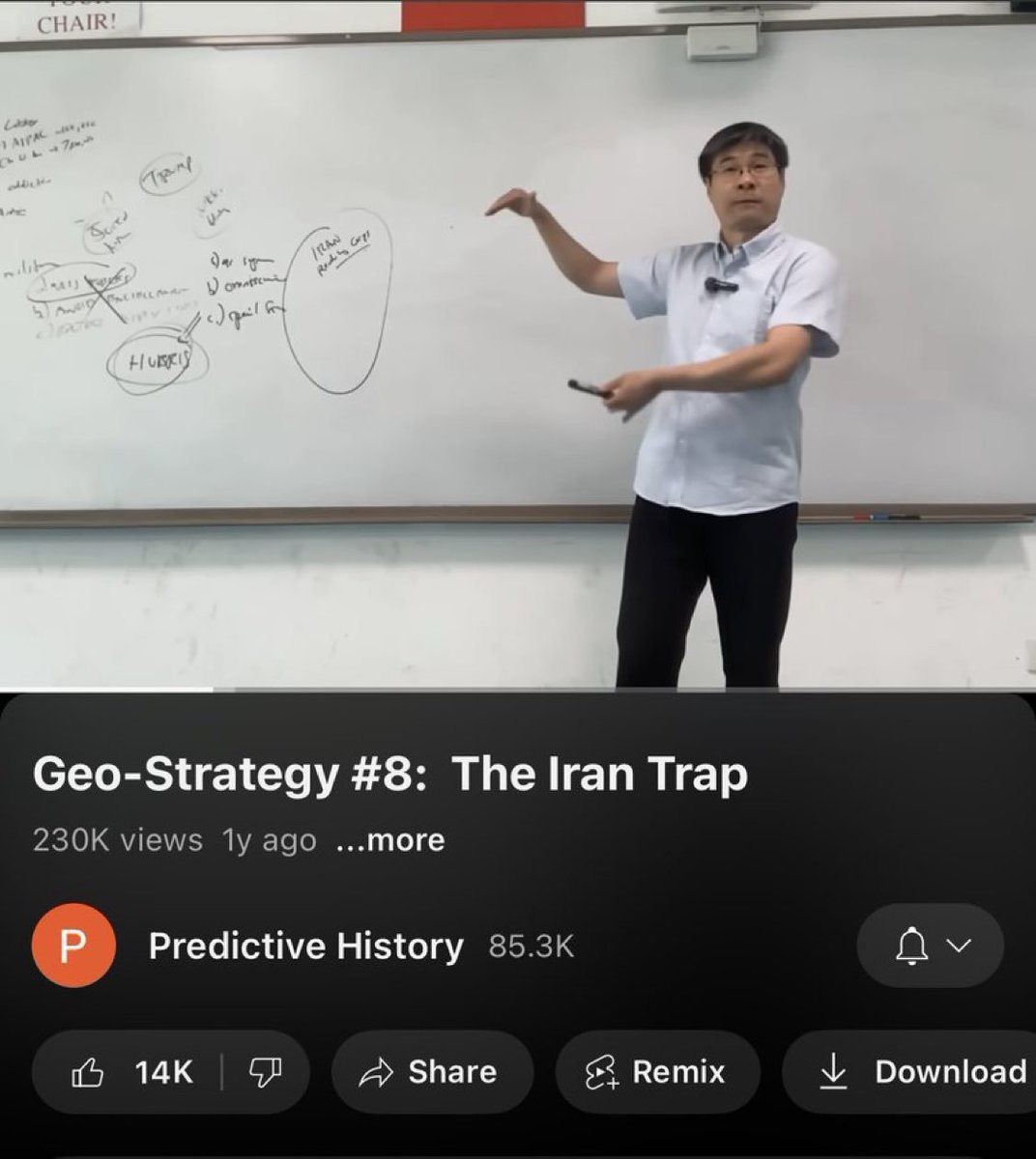 这个人去年预测了特朗普和伊朗战争。

他是一名高中历史老师。
几天前，他的视频还没有任何观看量，也没有订阅者。
短短三天时间，他的订阅量就超过了10万。
他有整套的播放列表，讲述接下来会发生什么。
到目前为止，他的预测都准确无误。

简直不可思议。