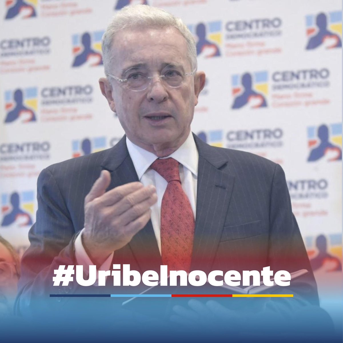 PalomaValenciaL's tweet photo. #UribeInocente 
#UribeDiceLaVerdad https://t.co/ibQ8gvMeSw