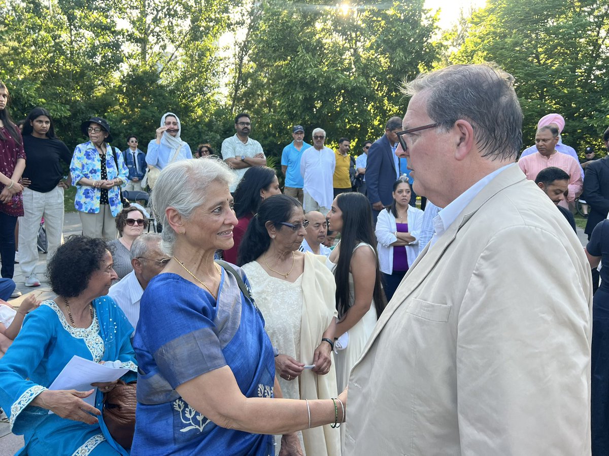 j_maloney's tweet image. Forty years ago, 329 lives were taken on Air India Flight 182—the worst terrorist attack in 🇨🇦 history.
Last night in Humber Bay, we stood with victims’ families, first responders, and leaders to honour their memory.
May we never forget—and always strive for a more just world.