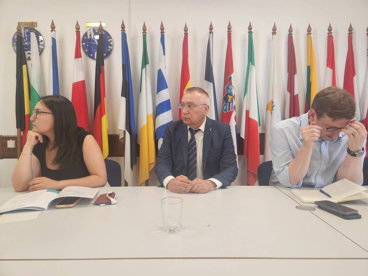 UKRinKG's tweet photo. 23 червня Посол Валерій Жовтенко взяв участь у круглому столі в Представництві ЄС з інформаційної проблематики https://t.co/SiviH5Xiro