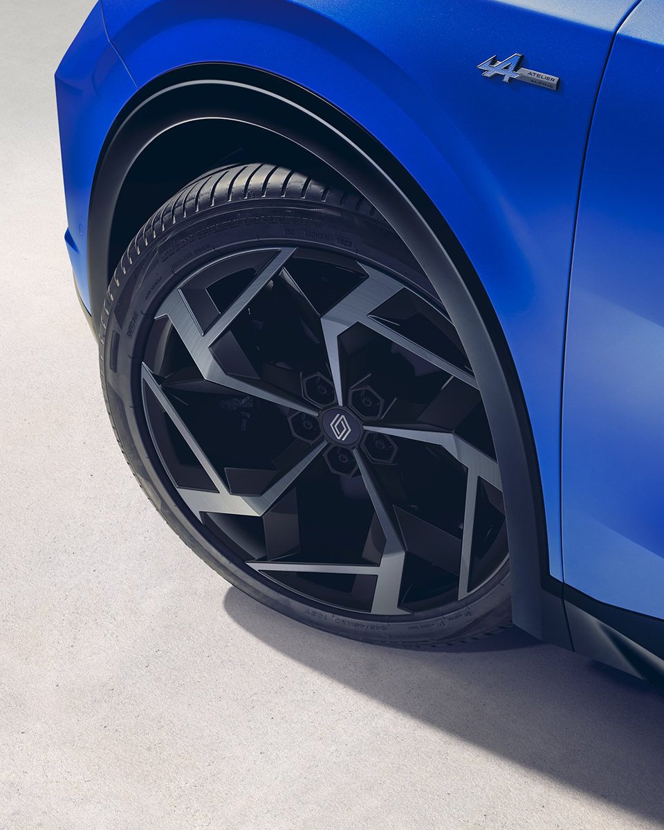 RenaultSI's tweet image. Drži se ceste. Različica Atelier Alpine pri modelu #Renault #Rafale združuje celotno znanje Alpine inženiringa za
vožnjo, ki združuje natančnost, moč in okretnost.

Preveri več: renault.si/vozila/rafale/…