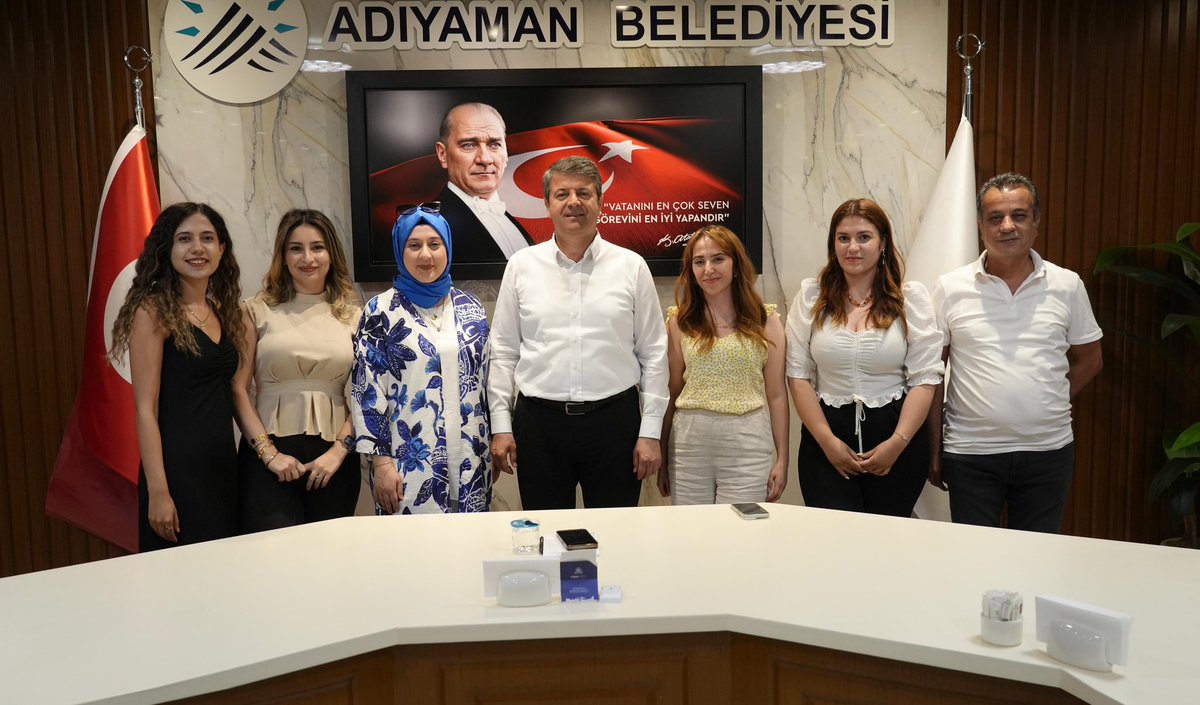 Adıyaman Barosu Kadın Hakları Merkezi Başkanı Sayın Av. İlknur Tel Altungök ve merkez üyesi kıymetli meslektaşlarımızı belediyemizde ağırlamaktan büyük memnuniyet duydum.

Kadın istihdamını artırmaya yönelik adımlarımız ve hukuki alandaki iş birliklerimizle kadın dayanışmasını