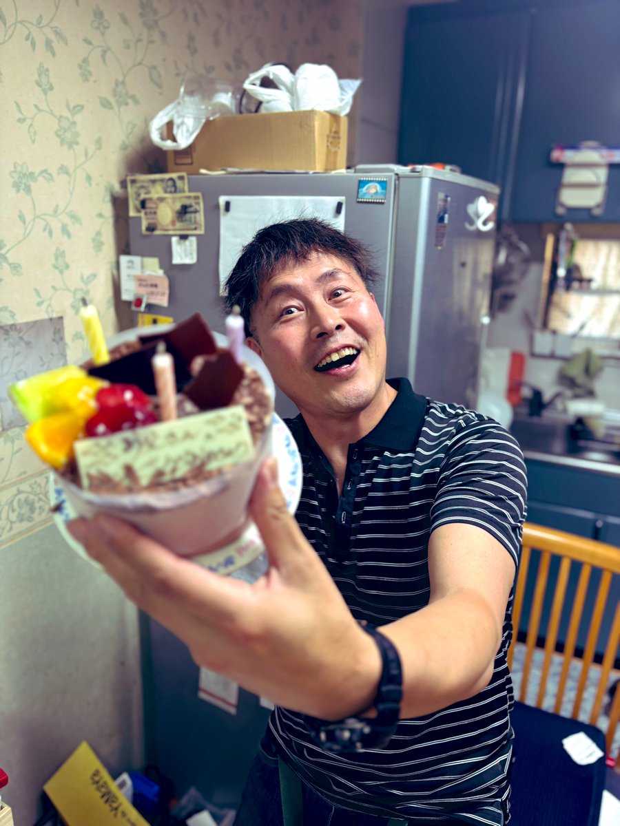 XxgoS's tweet photo. お父さん、誕生日おめでとう🎉 https://t.co/Sz9FFMkrB4