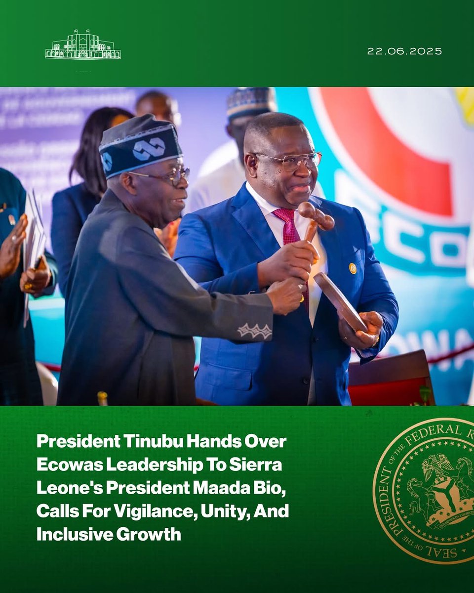 Un moment historique pour l'Afrique de l'Ouest: le Président Tinubu transmet officiellement la présidence de la CEDEAO au Président Maada Bio de la Sierra Leone. Le Président Bio a souligné la nécessité de l'unité et d'une croissance inclusive alors que nous avançons ensemble.