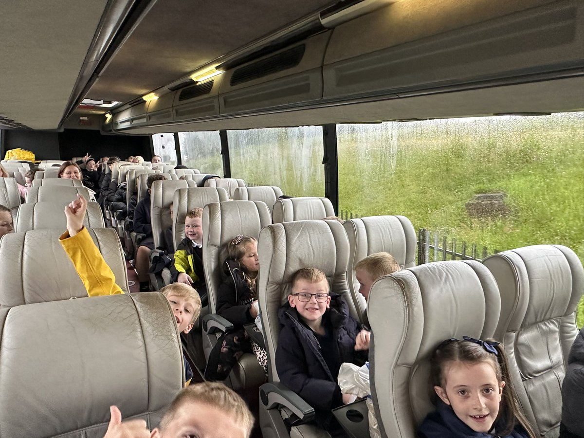 Happy faces on our trip to Calderglen Country Park 🌳🛝🦘